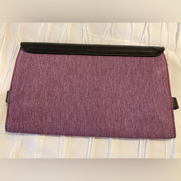 NWOT Mandarin Oriental Clutch Purse - Picture 4 of 9